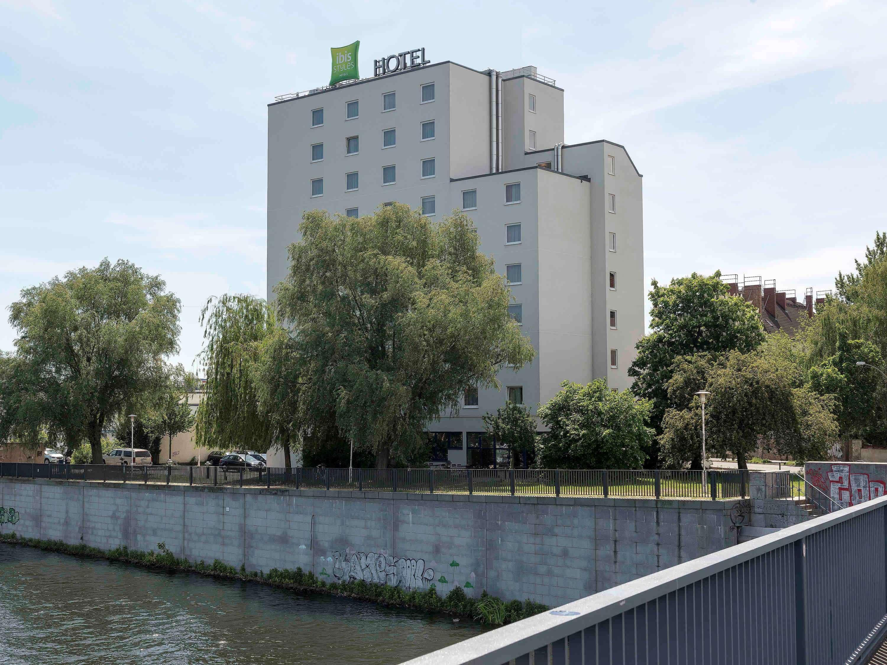 Ibis Styles Berlin Treptow Hotell Exteriör bild