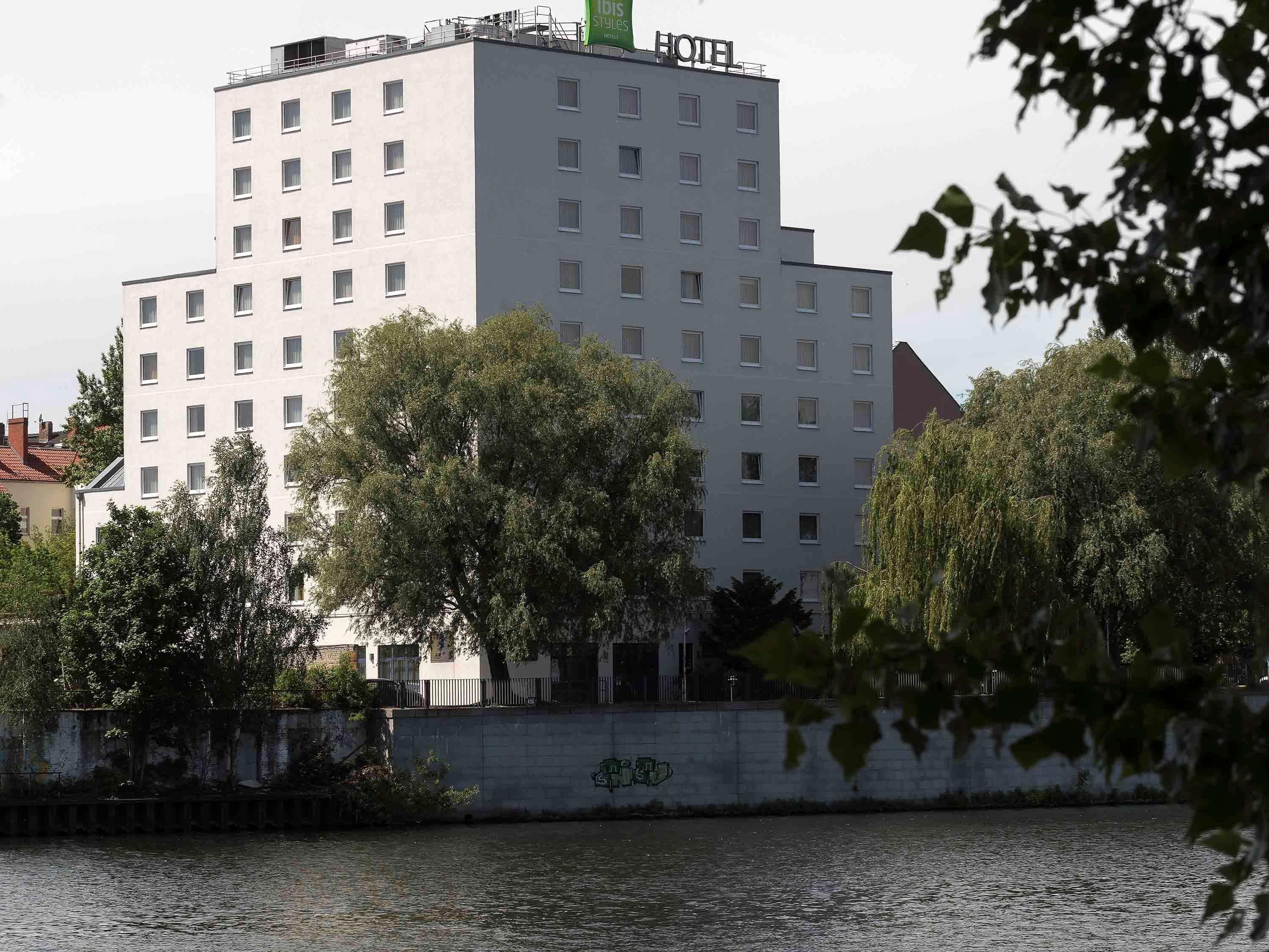 Ibis Styles Berlin Treptow Hotell Exteriör bild