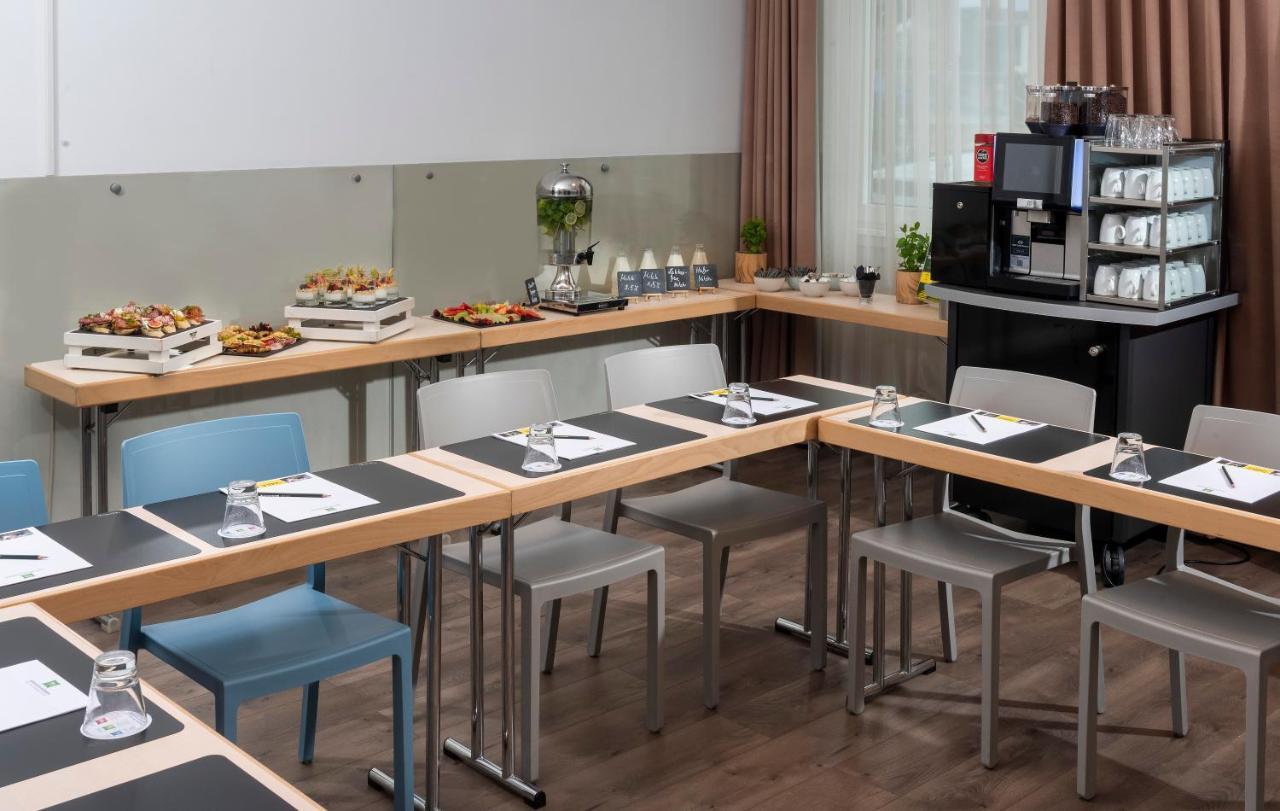 Ibis Styles Berlin Treptow Hotell Exteriör bild