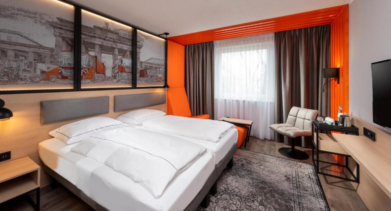 Ibis Styles Berlin Treptow Hotell Exteriör bild